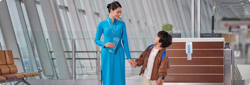 Chuẩn bị đầy đủ giấy tờ cho trẻ khi đi máy bay 1 mình